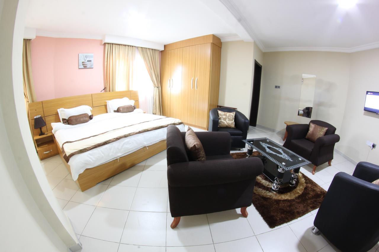 Celia'S Suites Abeokuta Exterior photo