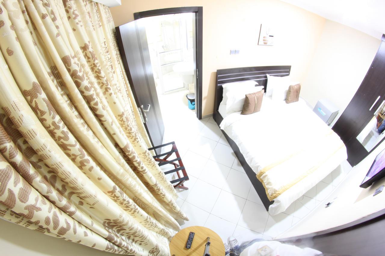 Celia'S Suites Abeokuta Exterior photo
