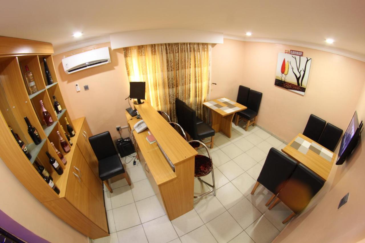 Celia'S Suites Abeokuta Exterior photo